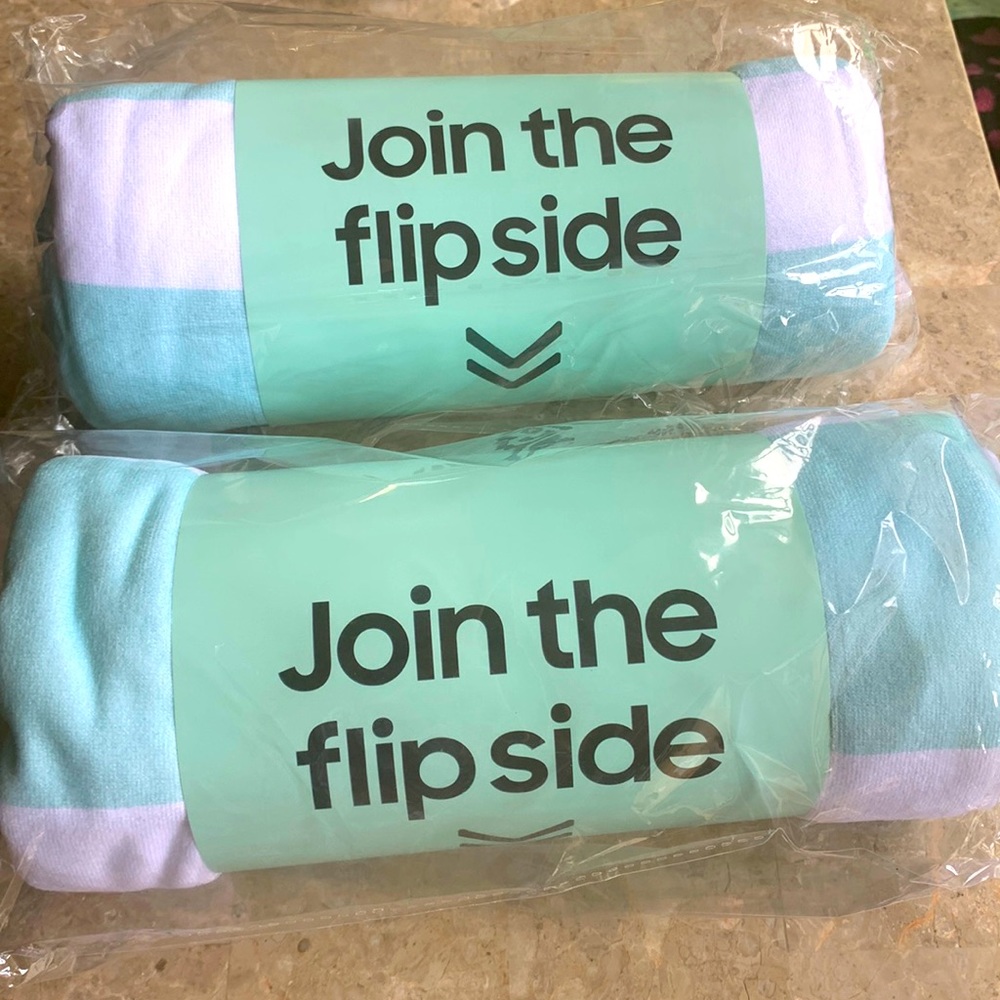2x NEW Beach Towel/ Blanket (Samsung flip phone merch)